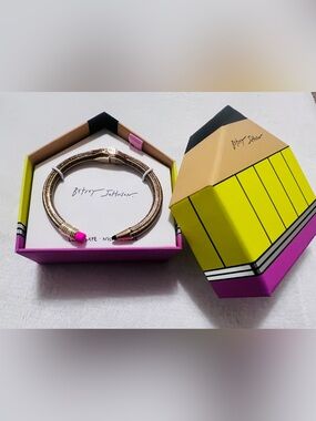 BETSEY JOHNSON Brown Gold Glitter
Pencil Hinge Bracelet Teacher Gift
Idea New